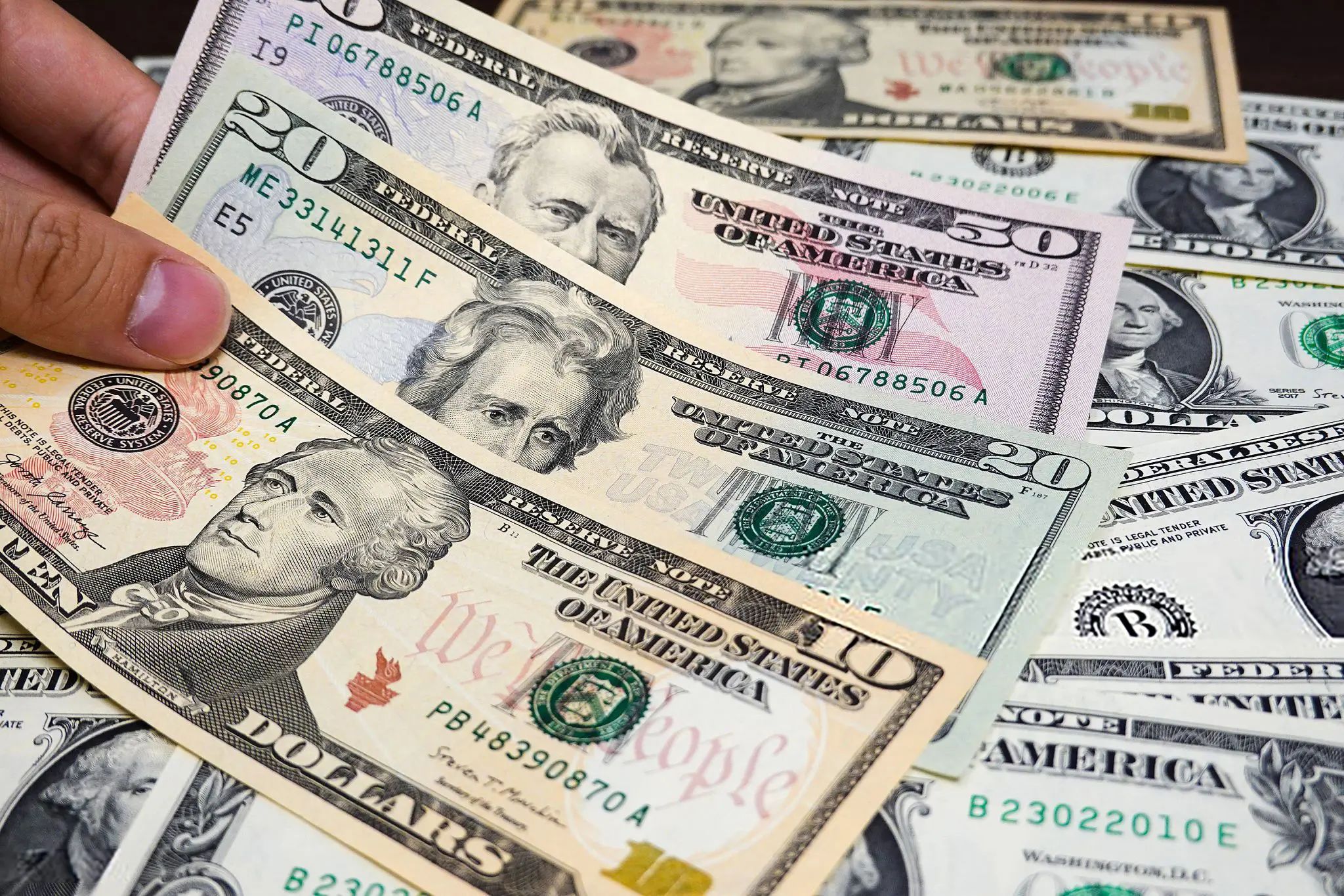 آخرین قیمت دلار امروز شنبه 22 آذرماه