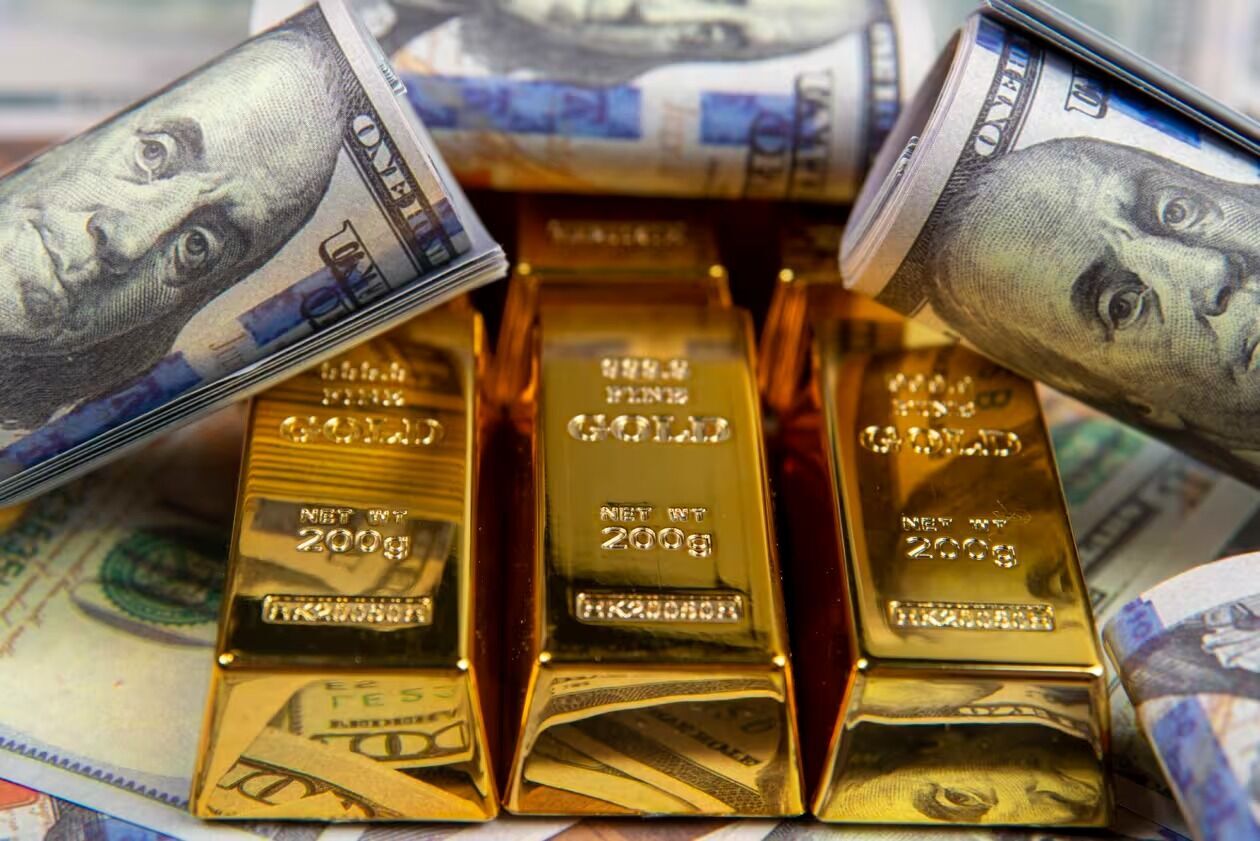 کاهش قیمت اونس جهانی طلا بعد از فتح رکوردهای جدید
