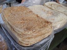 مردم نگران تامین نان نباشند/ آرد و گندم به میزان کافی در دسترس است
