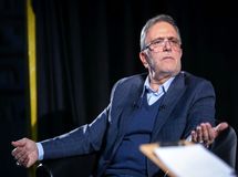 دولت باید تقاضای ارز کالاهای غیرضرور را مدیریت کند