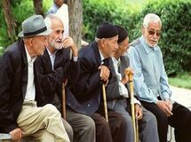 بمب ساعتی جمعیت در آستانه انفجار/ چرا بحران صندوق‌های بازنشستگی زودتر از تصور می‌ترکد؟