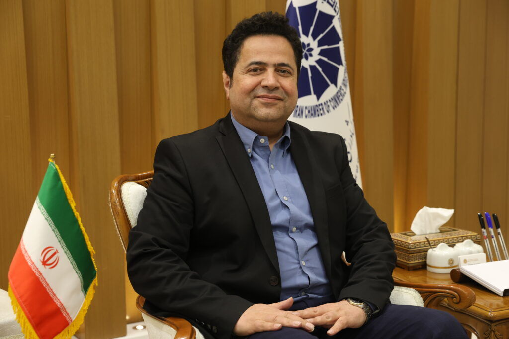واحدهای تولیدی درگیر رکود تورمی و کمبود نقدینگی هستند