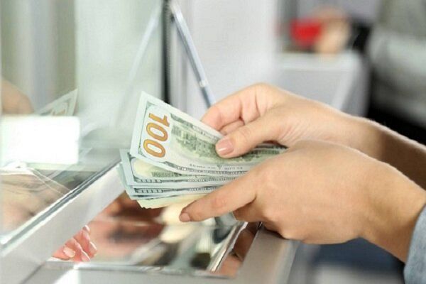 هیجانات ارزی فروکش می‌کند؛ خریداران، بهای ترس را می‌پردازند