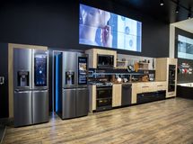 لوازم خانگی ایران گرفتار تناقض ممنوعیت واردات و قاچاق گسترده