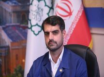 معاون رئیس جمهور با پول خودش رفت قطب و برکنار شد، وزیر راه با بیت‌المال رفت کیش و هیچ برخوردی با او نشد