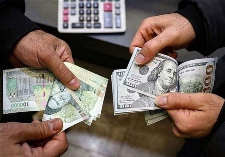 قیمت دلار اسکناسی بانک مرکزی رسماً وارد کانال ۷۲ هزار تومان شد
