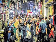 تداوم فعالیت کسب و کارها و حضور بیشتر مردم در بازار تهران
