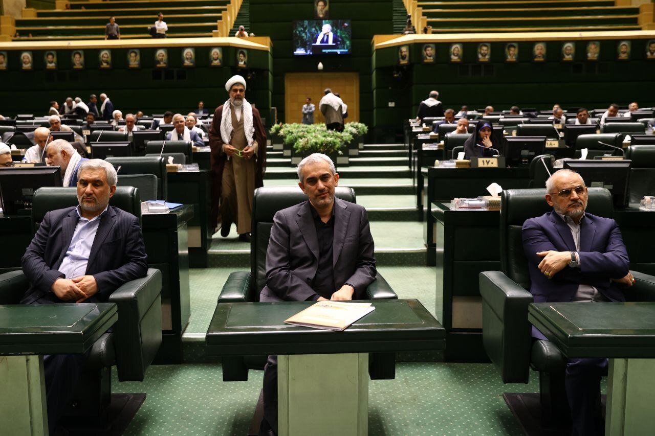 کسری بودجه سال 1405 چقدر است؟/ پاسخ وزیر اقتصاد

