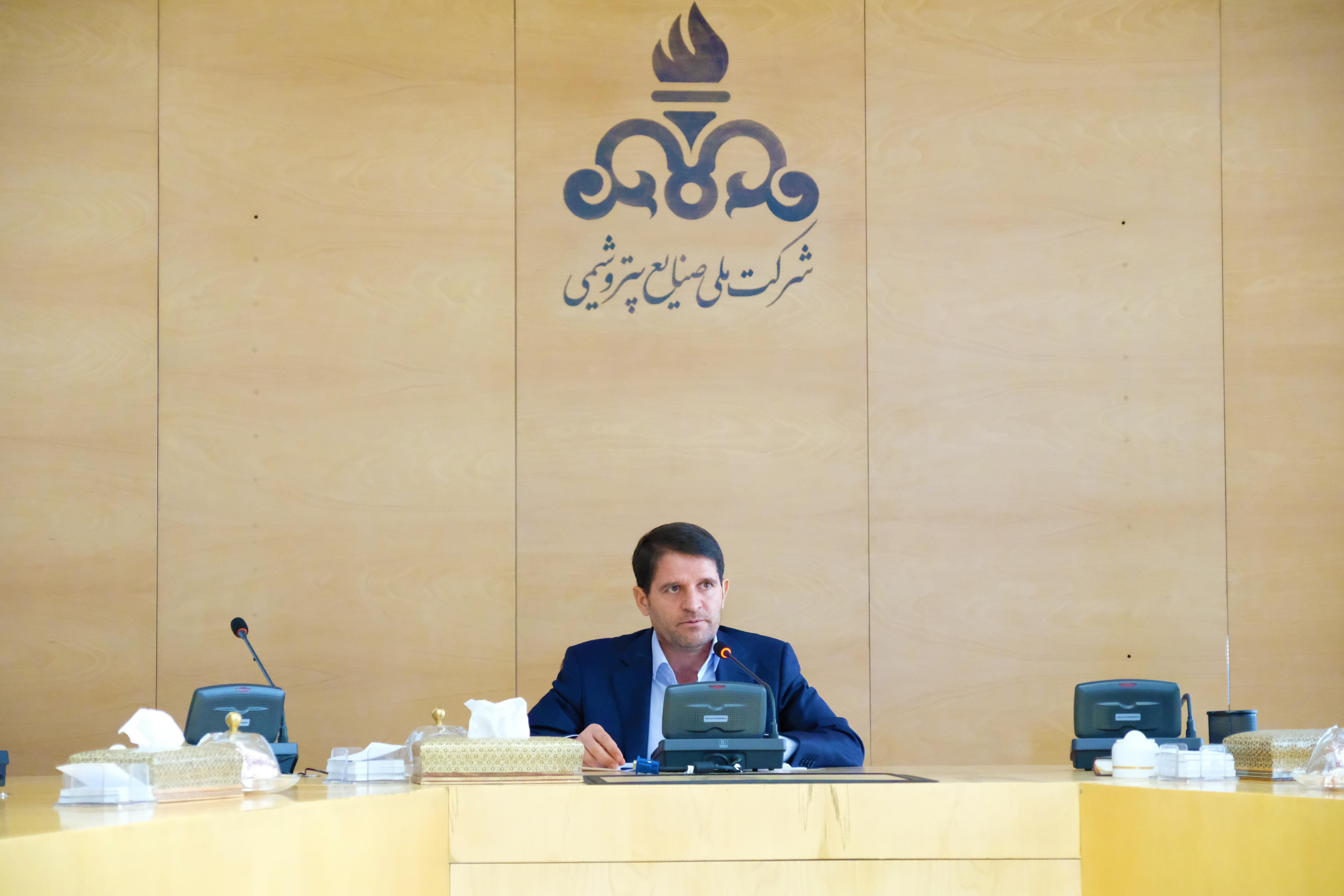 عباس‌زاده: فرمول قیمت‌گذاری خوراک پتروشیمی در حال بررسی است

