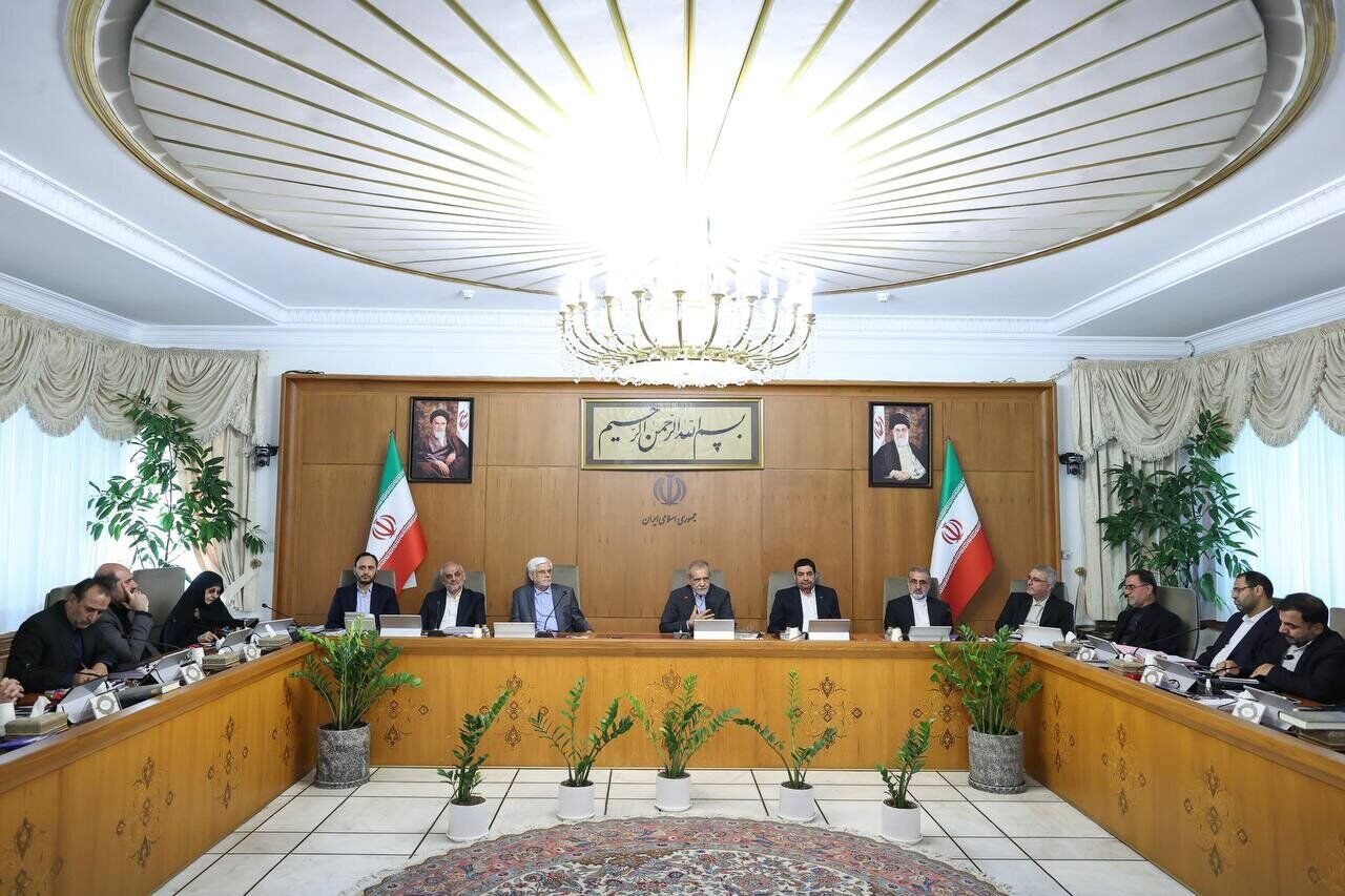 مصوبه مهم هیات وزیران برای واردات کالا‌های اساسی/ بدون انتقال ارز کالا‌ وارد کنید
