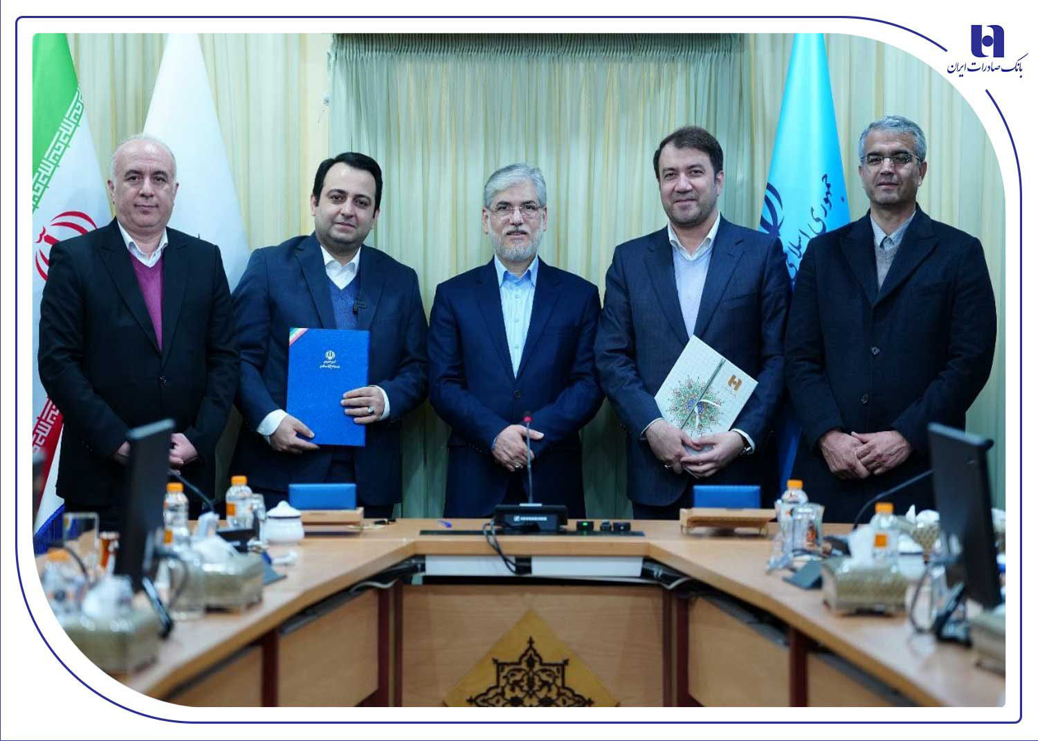 سیفی: یکی از افتخارات بانک صادرات ایران، خدمت به دانشگاه و عرصه علم است
