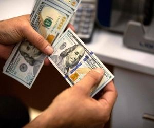 قیمت دلار اسکناسی بانک مرکزی بار دیگر به کانال ۷۱ هزار تومان بازگشت
