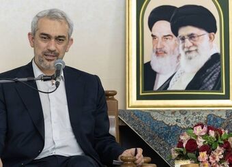 وزیر اقتصاد: توسعه تولیدات صادرات‌محور رویکرد اصلی دولت در مناطق آزاد است
