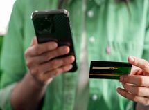 معرفی 3 روش های انتقال وجه با گوشی در سریعترین زمان ممکن