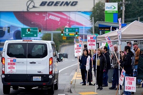 اعتصاب کارگران بوئینگ آمریکا وارد هفته ششم شد
